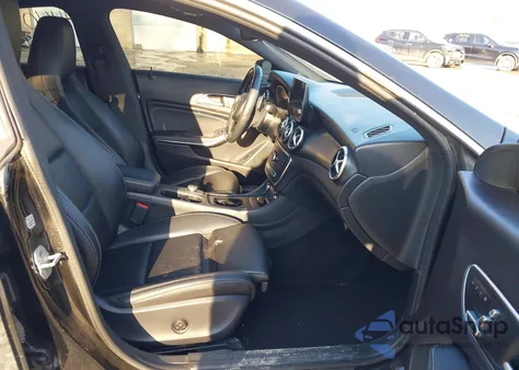 2018 Mercedes-Benz Cla 250 4Matic z USA, uszkodzony, nr VIN WDDSJ4GB8JN565532